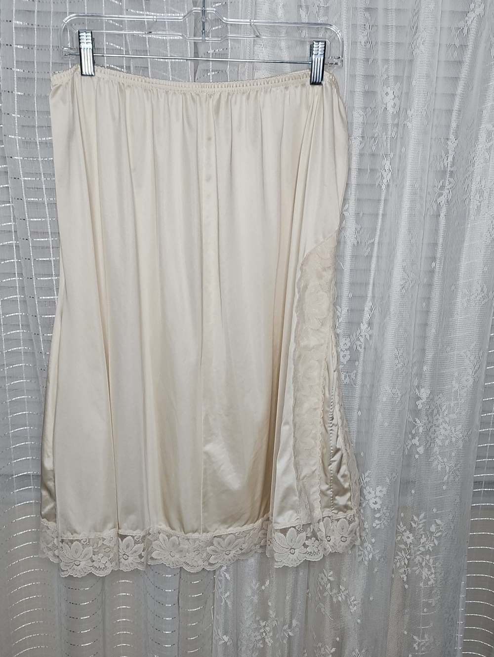 Vintage Volump beige nylon half-slip Skirt W/ lace trim Sz3XL